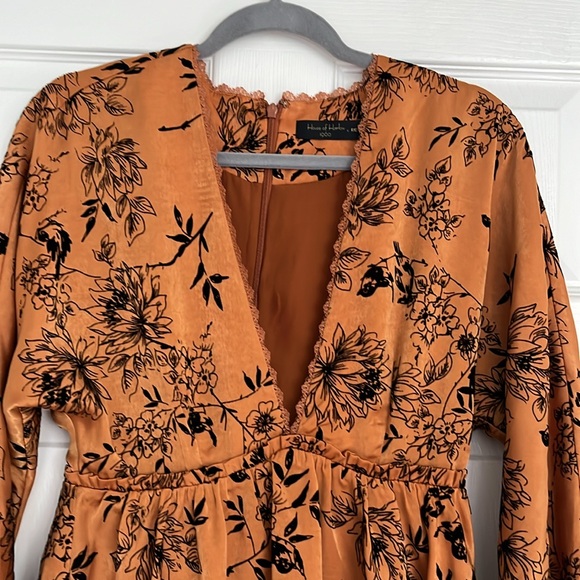 House of Harlow 1960 X REVOLVE Edwin Dress in Copper Floral - Picture 3 of 10